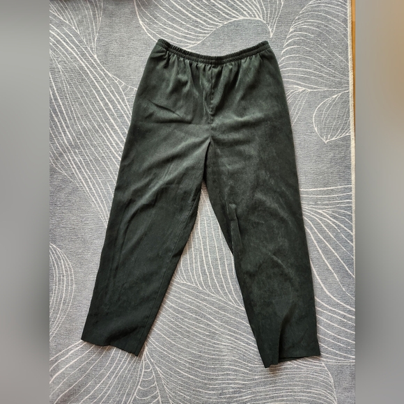 Oversized velvet green elastic waist midrise trousers - Picture 2 of 8